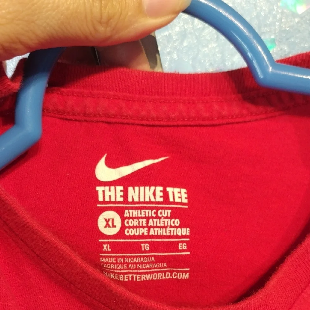 Nike Men's Red 'Just Do It' T-Shirt - Picture 4 of 11